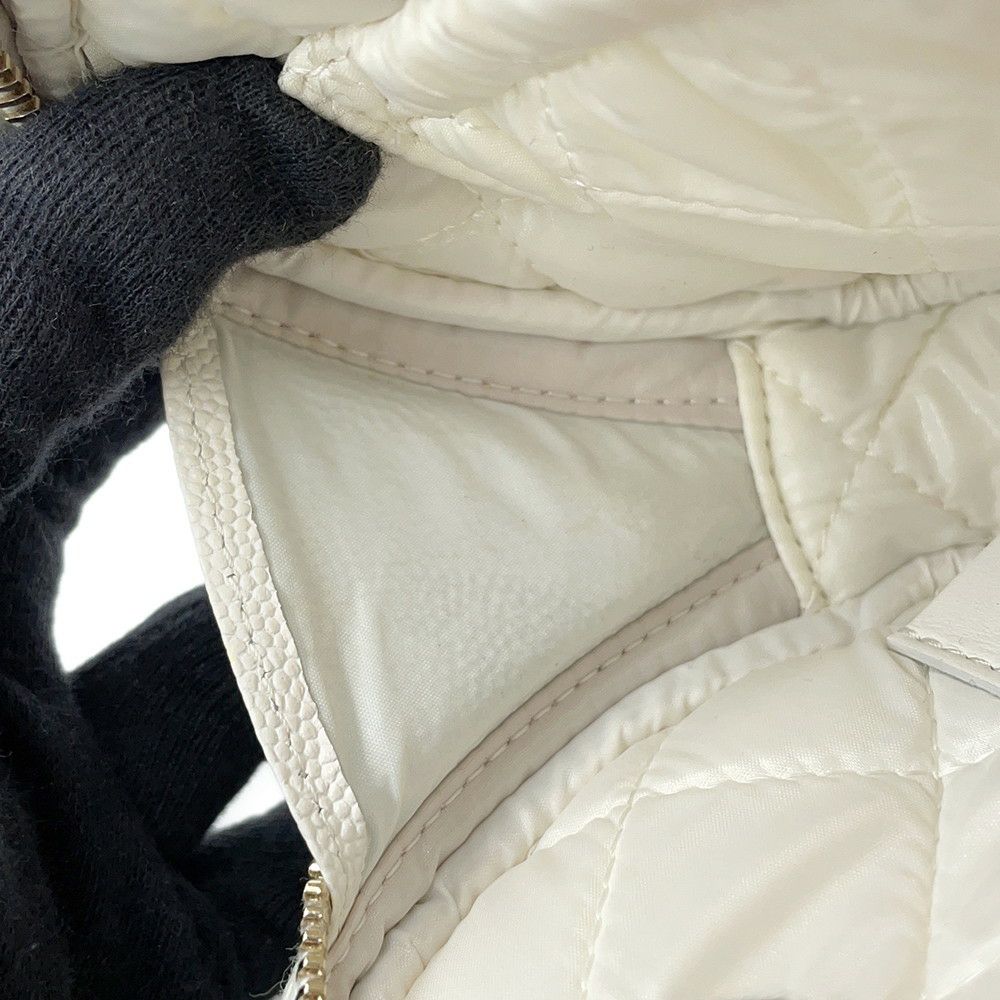 シャネル ポーチ ココマーク マトラッセ コスメポーチ A80909 CHANEL 小物入れ 化粧ポーチ 白