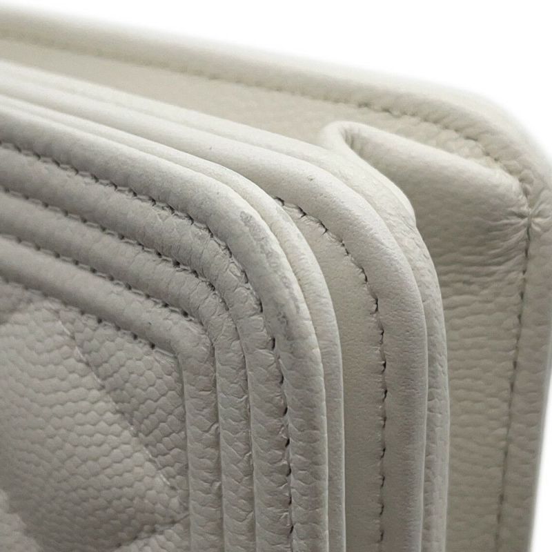 シャネル チェーンウォレット ボーイシャネル マトラッセ ココマーク キャビアスキン AP1117 CHANEL 白