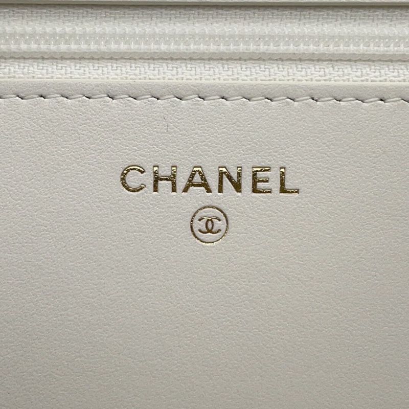シャネル チェーンウォレット ボーイシャネル マトラッセ ココマーク キャビアスキン AP1117 CHANEL 白