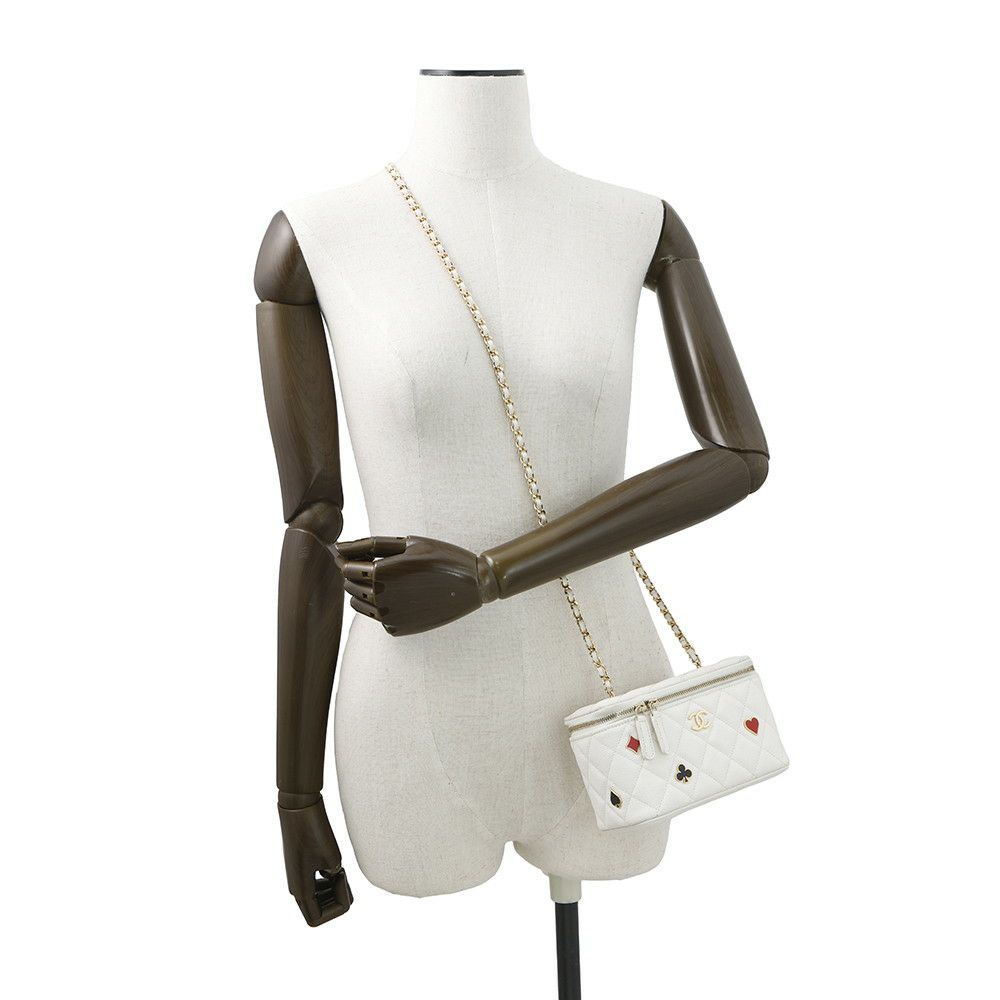 シャネル チェーンショルダーバッグ バニティ ココマーク マトラッセ トランプ キャビアスキン AP3079 白