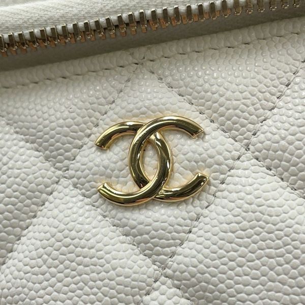 シャネル チェーンショルダーバッグ バニティ ココマーク マトラッセ トランプ キャビアスキン AP3079 白