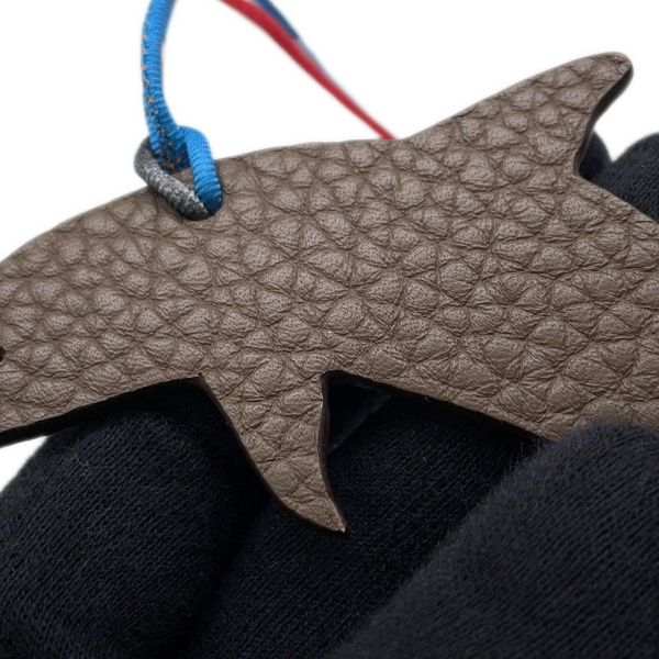 エルメス バッグチャーム プティアッシュ イルカ エトゥープ/ルージュカザック トリヨンクレマンス/エプソン