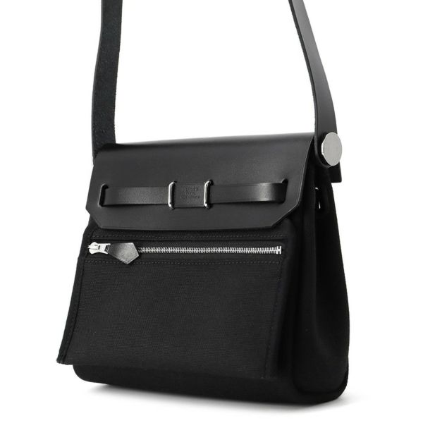 エルメス ショルダーバッグ エールバッグジップ ミニ ブラック/シルバー金具 トワルミリタリー/ヴァッシュハンター W刻印 黒