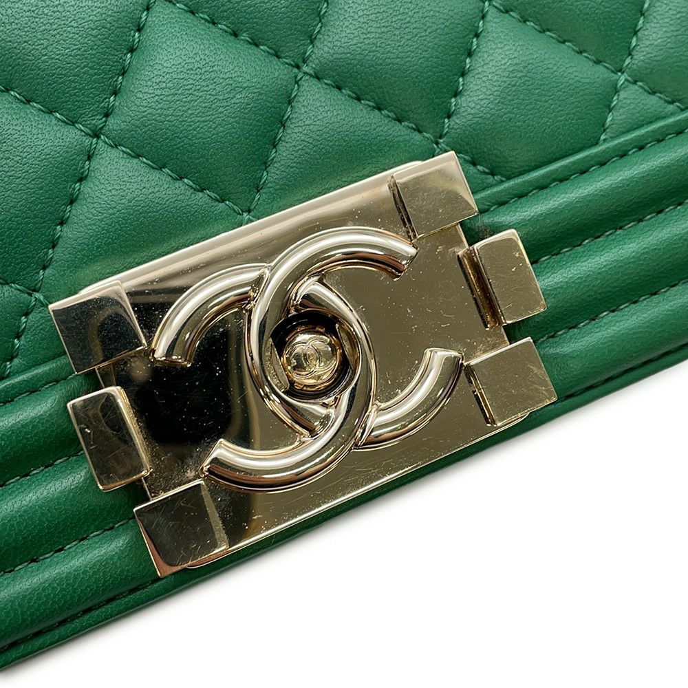 シャネル チェーンショルダーバッグ ボーイシャネル ラムスキン A67086 CHANEL バッグ