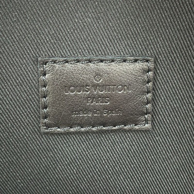 ルイヴィトン ボディバッグ モノグラム・シャドウ レーサー・スリングバッグ M46107 LOUIS VUITTON 黒 ブラック