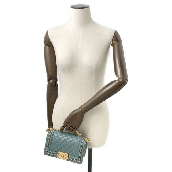 シャネル チェーンショルダーバッグ ボーイシャネル マトラッセ ココマーク トップハンドル A94805 CHANEL