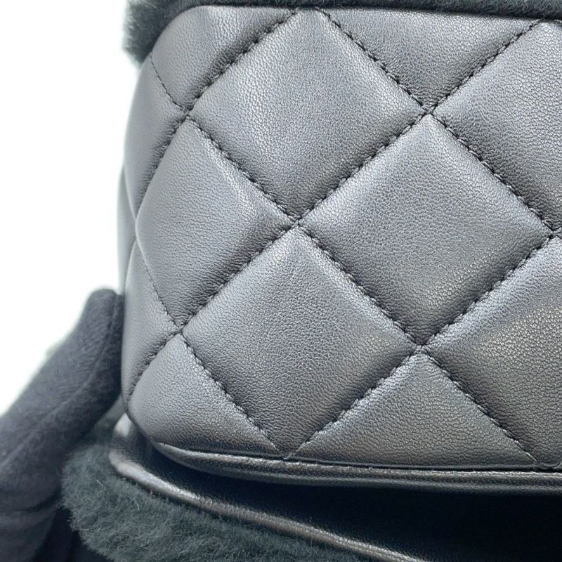 シャネル チェーンショルダーバッグ マトラッセ ココマーク ムートン ラムスキン A92592 CHANEL 黒