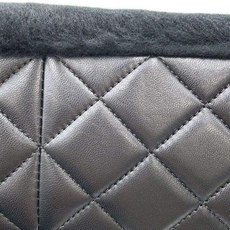 シャネル チェーンショルダーバッグ マトラッセ ココマーク ムートン ラムスキン A92592 CHANEL 黒