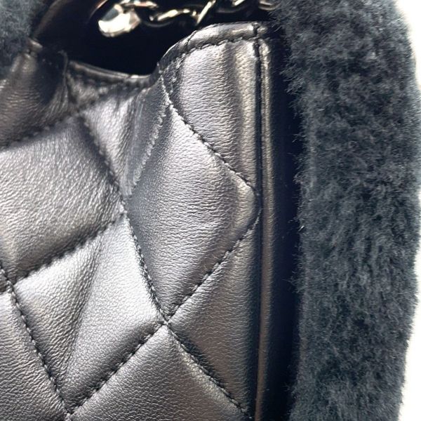 シャネル チェーンショルダーバッグ マトラッセ ココマーク ムートン ラムスキン A92592 CHANEL 黒