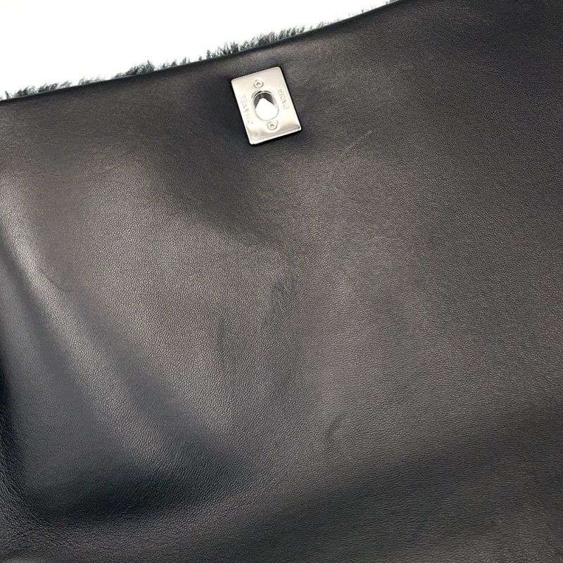 シャネル チェーンショルダーバッグ マトラッセ ココマーク ムートン ラムスキン A92592 CHANEL 黒