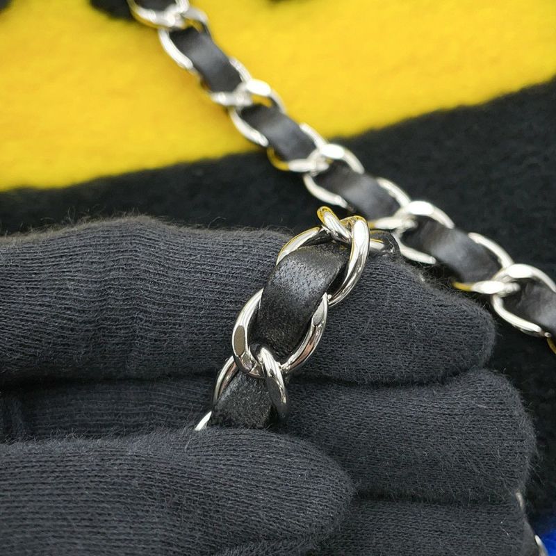 シャネル チェーンショルダーバッグ マトラッセ ココマーク ムートン ラムスキン A92592 CHANEL 黒