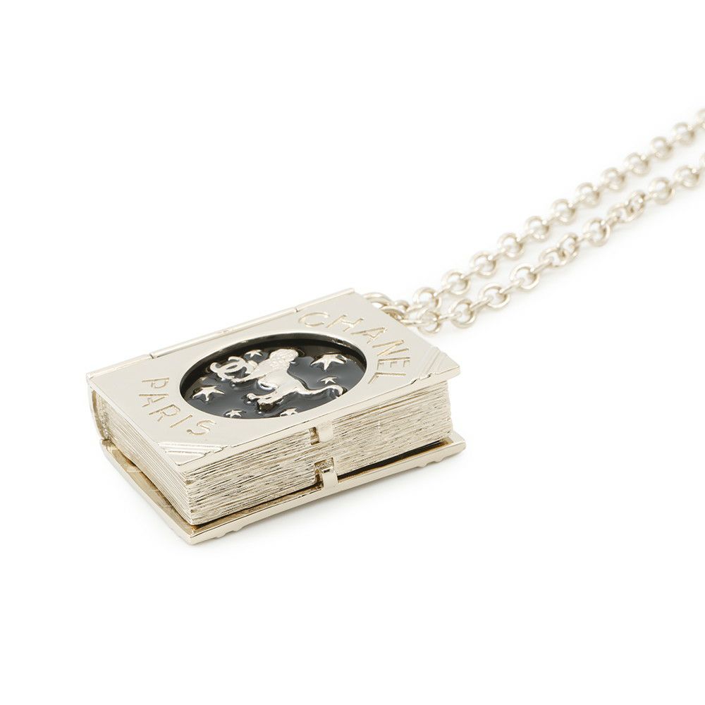 シャネル ロングネックレス ブックモチーフ ロケットペンダント B22C AB7521 CHANEL アクセサリー
