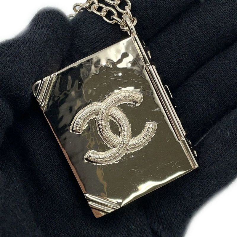 シャネル ロングネックレス ブックモチーフ ロケットペンダント B22C AB7521 CHANEL アクセサリー