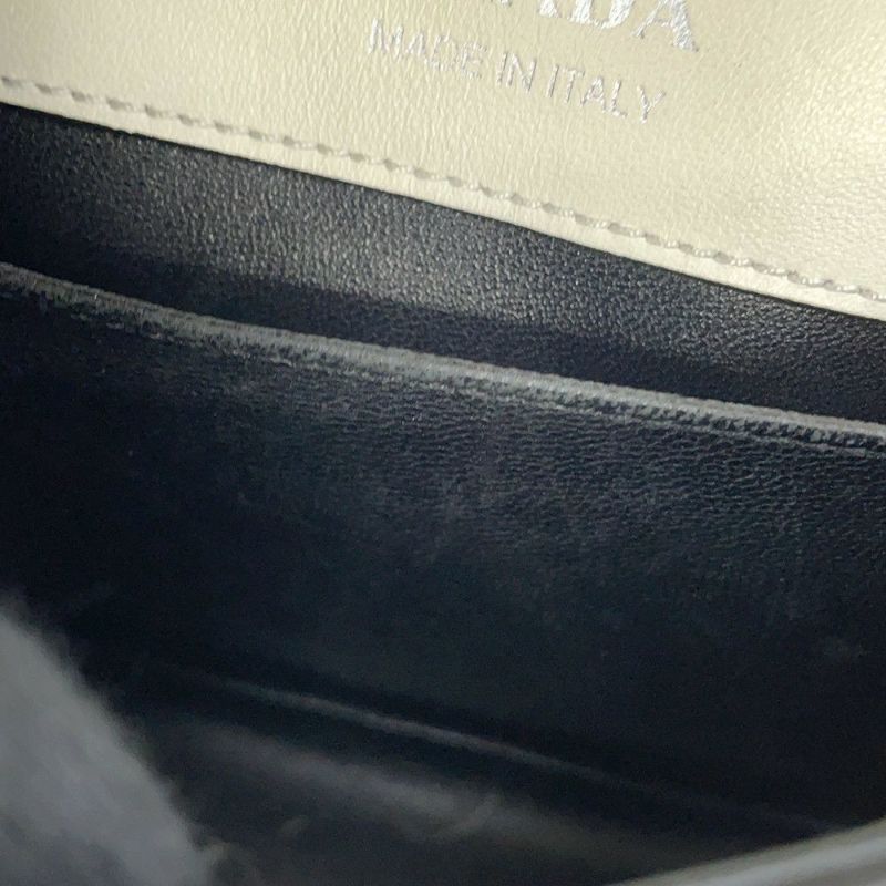 プラダ ショルダーバッグ アイデンティティ サフィアーノレザー 1BD249 PRADA 白