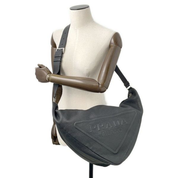 プラダ ショルダーバッグ トライアングルバッグ レザー 2VY007 PRADA 黒