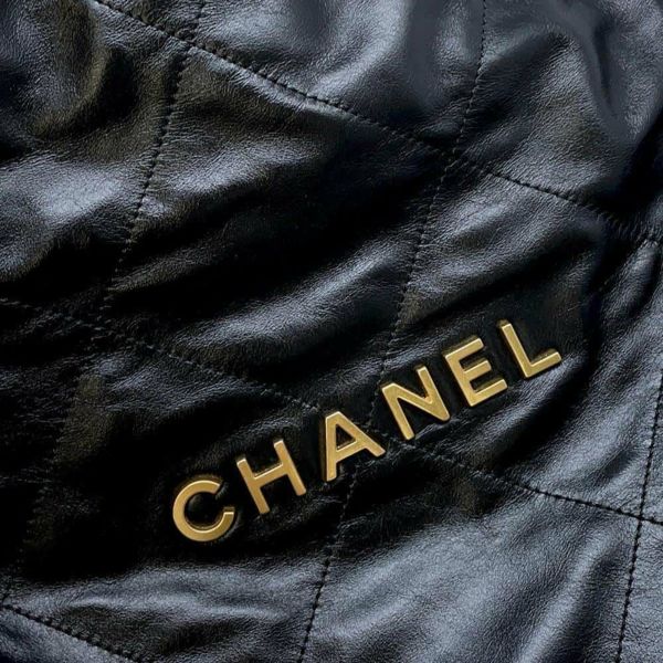 シャネル ハンドバッグ CHANEL 22 マトラッセ スモール シャイニーカーフ AS3260 ポーチ付き 黒