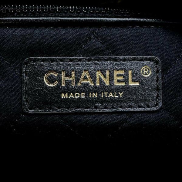 シャネル ハンドバッグ CHANEL 22 マトラッセ スモール シャイニーカーフ AS3260 ポーチ付き 黒