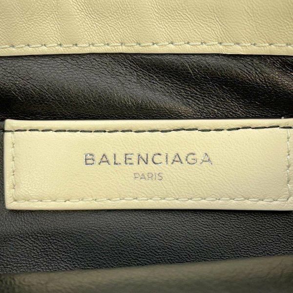 バレンシアガ クラッチバッグ シアリングポーチ ムートン 492681 BALENCIAGA 白 黒