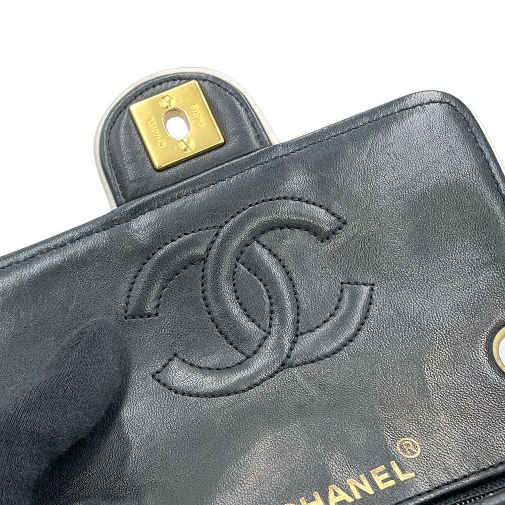 シャネル チェーンショルダーバッグ ミニ マトラッセ18 ココマーク ラムスキン CHANEL 黒
