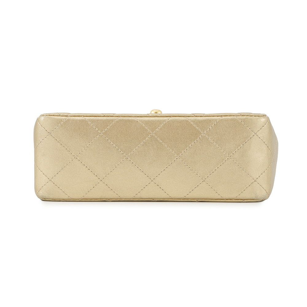 シャネル チェーンショルダーバッグ ミニ マトラッセ18 ココマーク ラムスキン CHANEL A35200