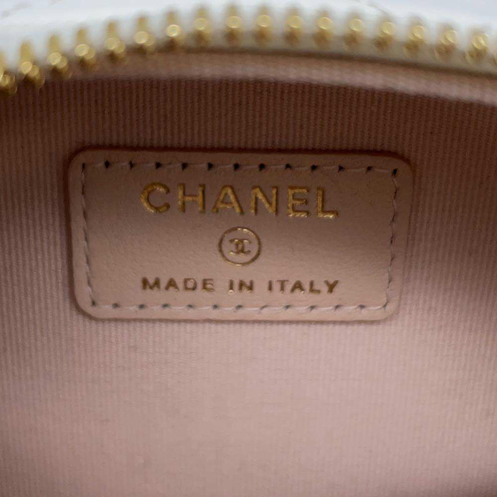 シャネル チェーンショルダーバッグ マトラッセ ココマーク ラムスキン AP3088 CHANEL バッグ 白