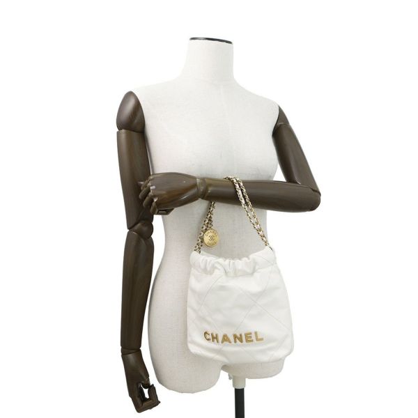 シャネル ハンドバッグ CHANEL 22 ミニ ココマーク シャイニーカーフレザー AS3980 CHANEL 2way 白