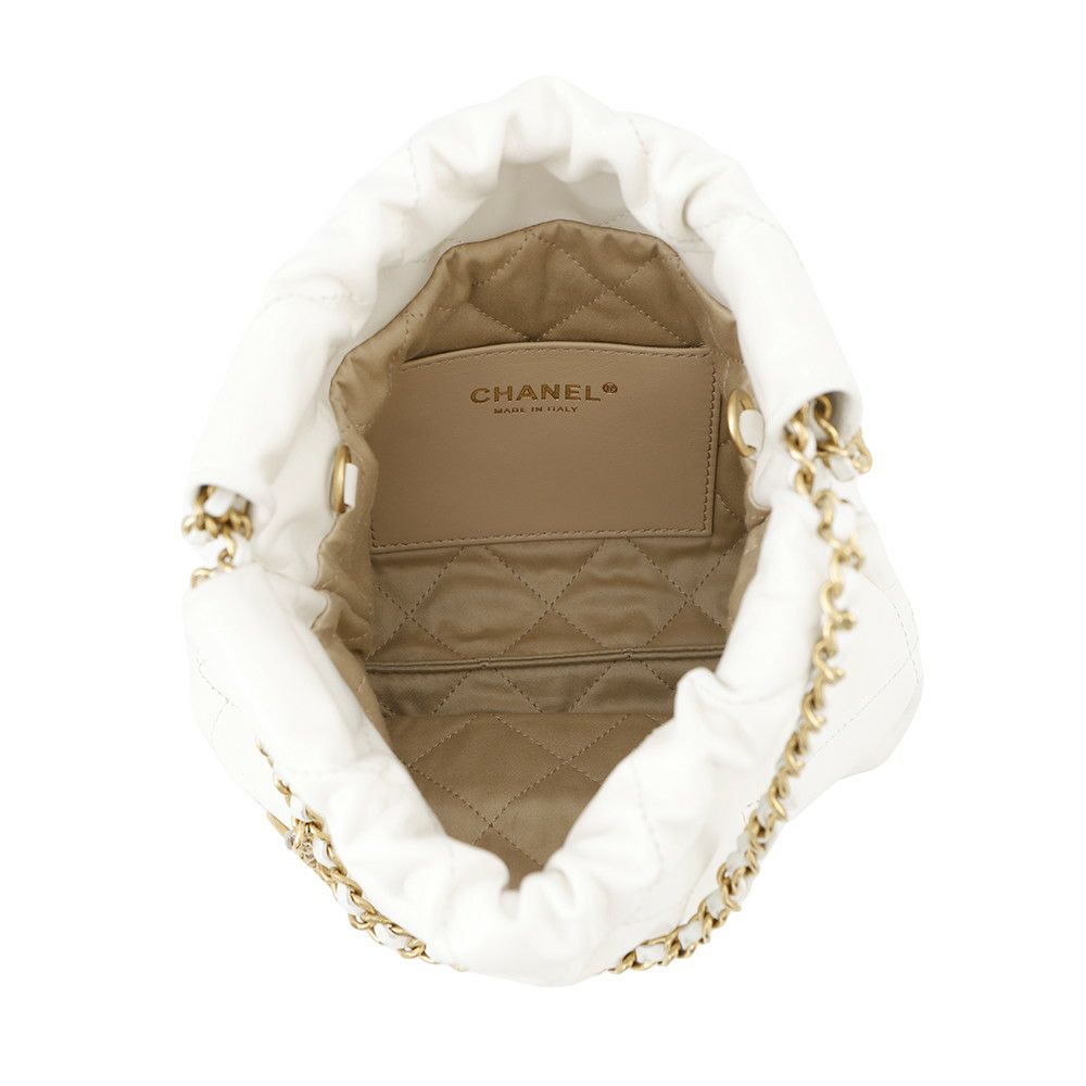 シャネル ハンドバッグ CHANEL 22 ミニ ココマーク シャイニーカーフレザー AS3980 CHANEL 2way 白