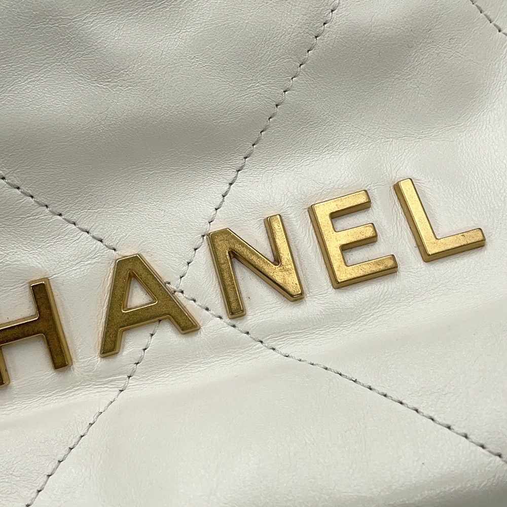 シャネル ハンドバッグ CHANEL 22 ミニ ココマーク シャイニーカーフレザー AS3980 CHANEL 2way 白