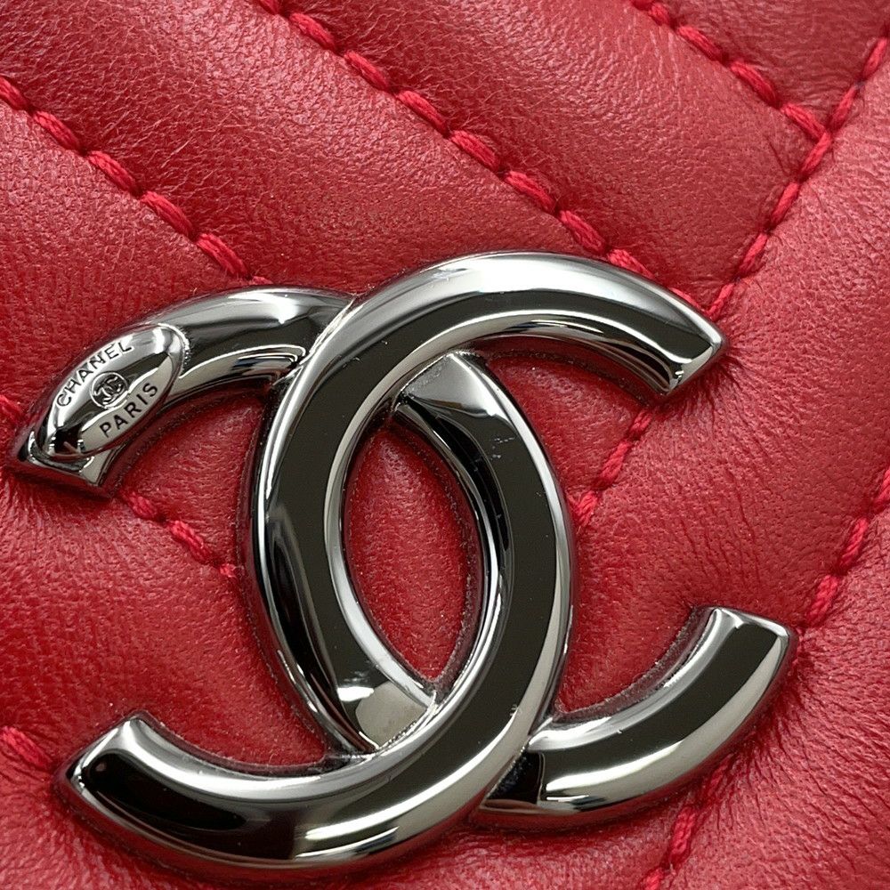 シャネル チェーントートバッグ ココマーク シェブロン ラムスキン CHANEL Vステッチ