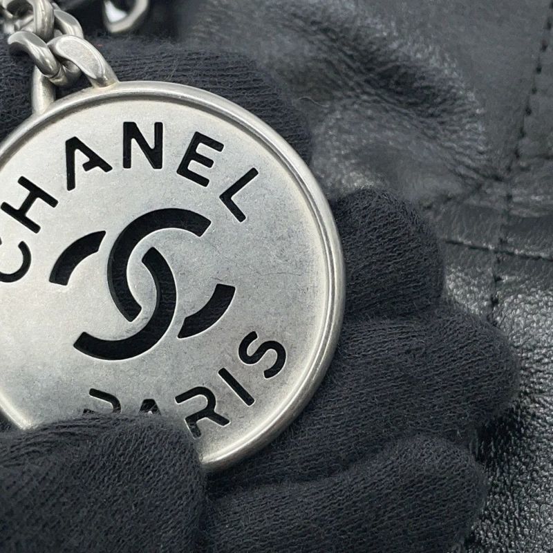 シャネル チェーンショルダーバッグ CHANEL 22 マトラッセ スモール シャイニーカーフレザー AS3261 ポーチ付き 黒