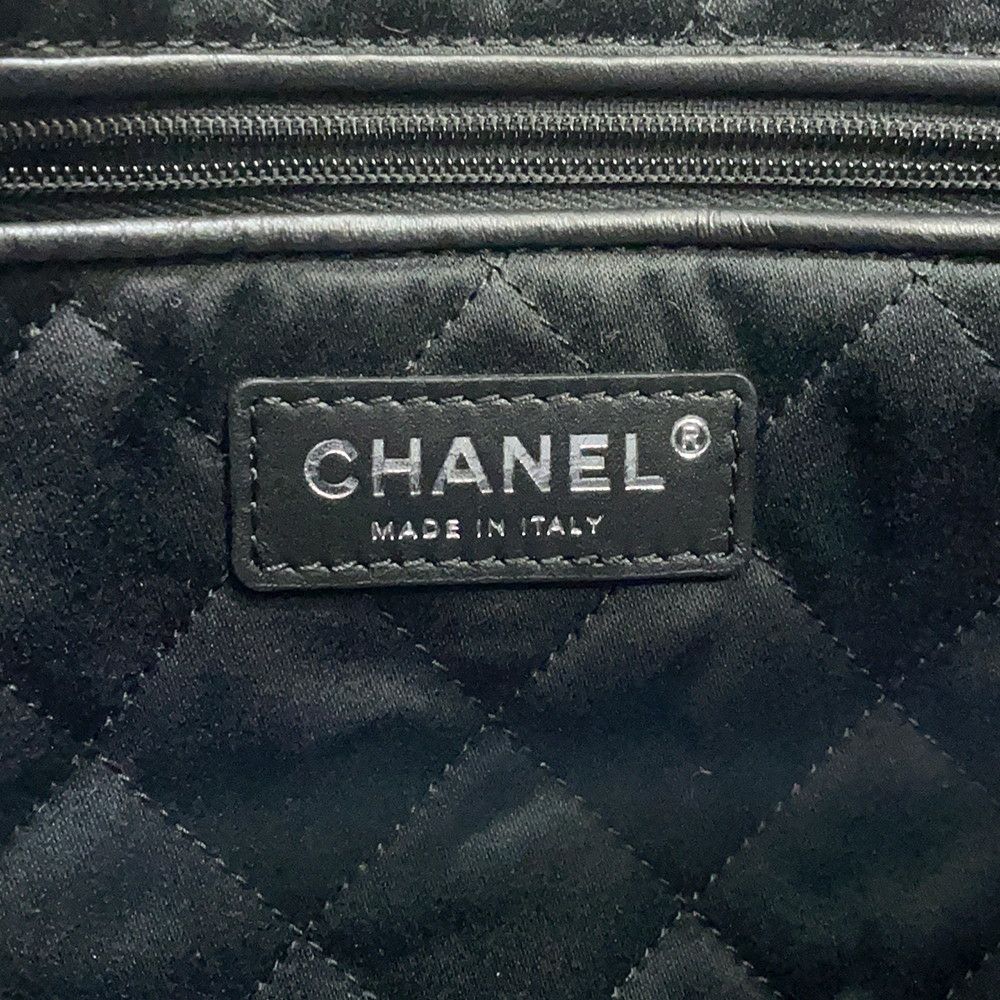シャネル チェーンショルダーバッグ CHANEL 22 マトラッセ スモール シャイニーカーフレザー AS3261 ポーチ付き 黒