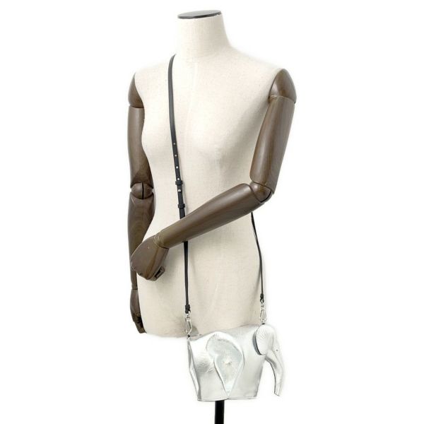 ロエベ ショルダーバッグ エレファント ミニ レザー 199.43.M93 LOEWE