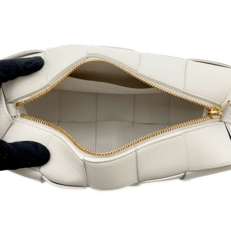 ボッテガヴェネタ ハンドバッグ マキシイントレチャート ブリックカセット ホーボーバッグ ラムスキン 729166 ワンショルダー 白