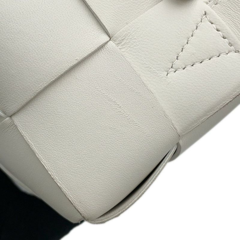 ボッテガヴェネタ ハンドバッグ マキシイントレチャート ブリックカセット ホーボーバッグ ラムスキン 729166 ワンショルダー 白