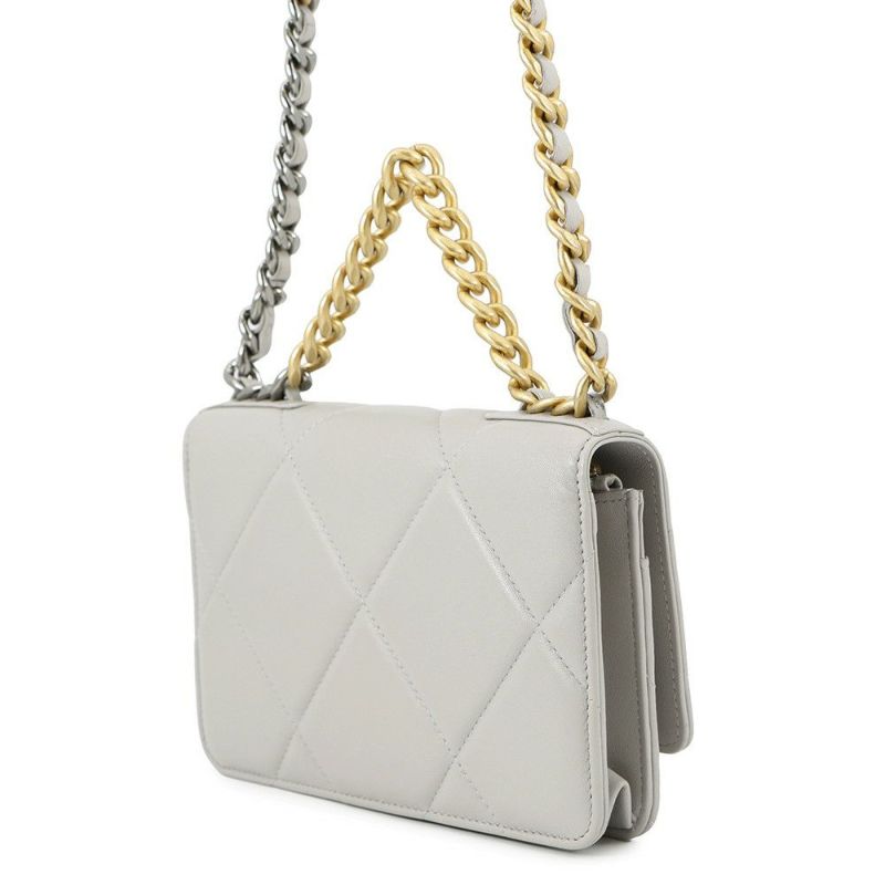 シャネル チェーンウォレット ココマーク マトラッセ シャネル19 ラムスキン AP0957 CHANEL 財布