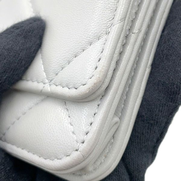 シャネル チェーンウォレット ココマーク マトラッセ シャネル19 ラムスキン AP0957 CHANEL 財布