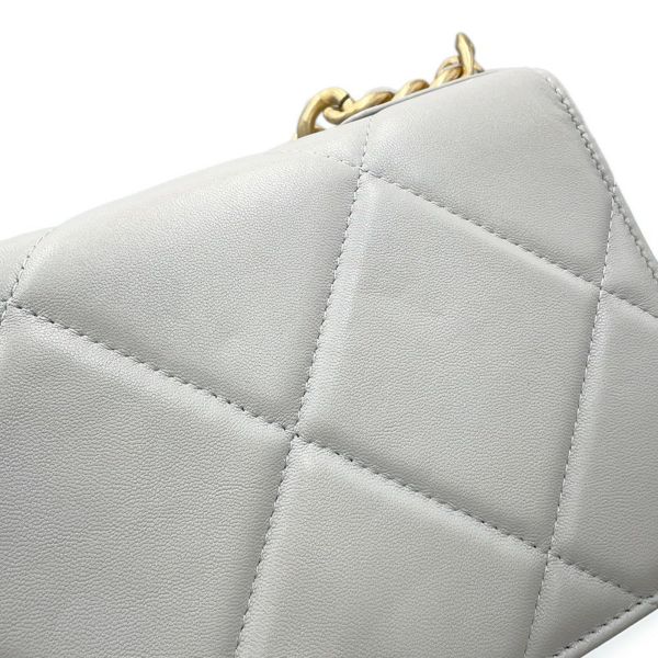 シャネル チェーンウォレット ココマーク マトラッセ シャネル19 ラムスキン AP0957 CHANEL 財布