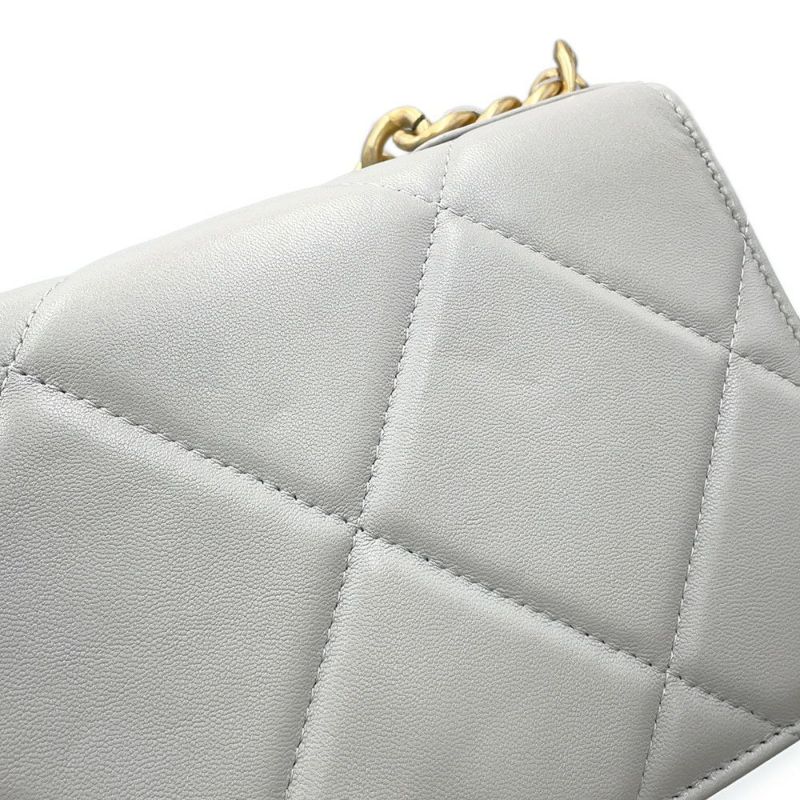 シャネル チェーンウォレット ココマーク マトラッセ シャネル19 ラムスキン AP0957 CHANEL 財布