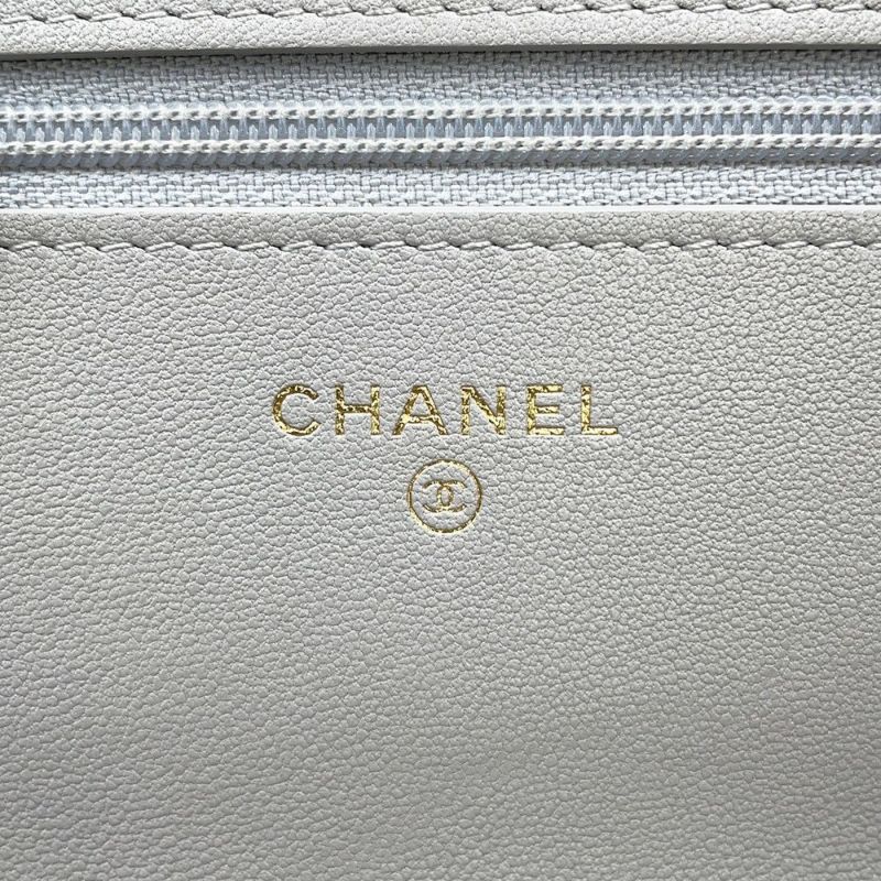 シャネル チェーンウォレット ココマーク マトラッセ シャネル19 ラムスキン AP0957 CHANEL 財布