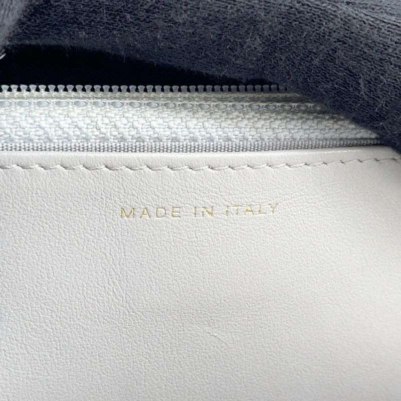 シャネル チェーンウォレット ココマーク マトラッセ シャネル19 ラムスキン AP0957 CHANEL 財布