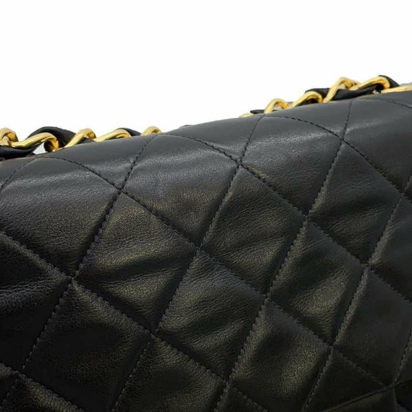 シャネル チェーンショルダーバッグ デカマトラッセ シングルフラップ ラムスキン CHANEL 黒