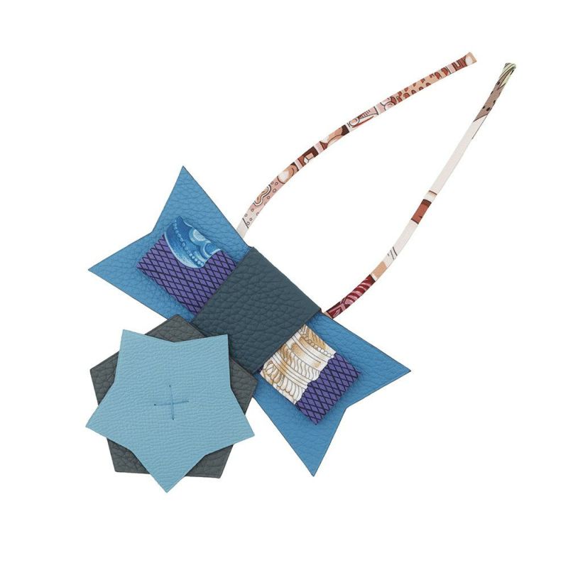 エルメス バッグチャーム プティアッシュ コケード ブルー/マルチカラー トリヨンクレマンス/シルク HERMES