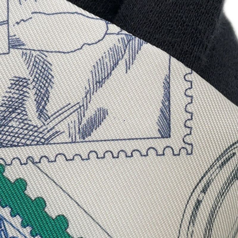 エルメス スカーフ ツイリー フォーブルの切手愛好家 HERMES シルクツイル 2025年秋冬