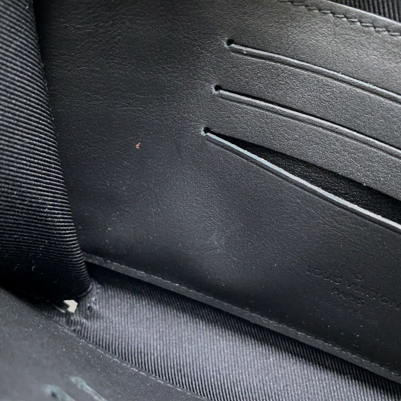 ルイヴィトン ショルダーバッグ グレインカーフレザー アルファ・ウェアラブル ウォレット M59161 LOUIS VUITTON 黒 ブラック