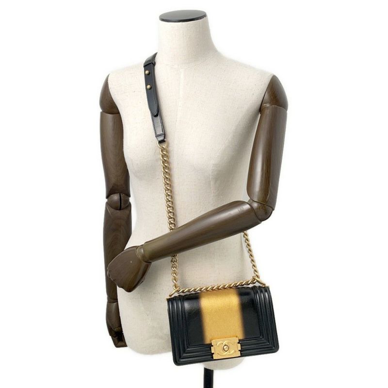 シャネル チェーンショルダーバッグ ボーイシャネル スモール レザー ココマーク ライン A67085 BOY CHANEL バッグ 黒