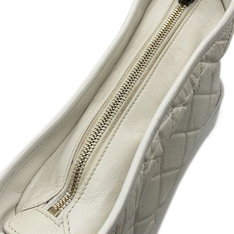 シャネル チェーンショルダーバッグ ガブリエル ドゥ シャネル ホーボー スモール A91810 CHANEL  白