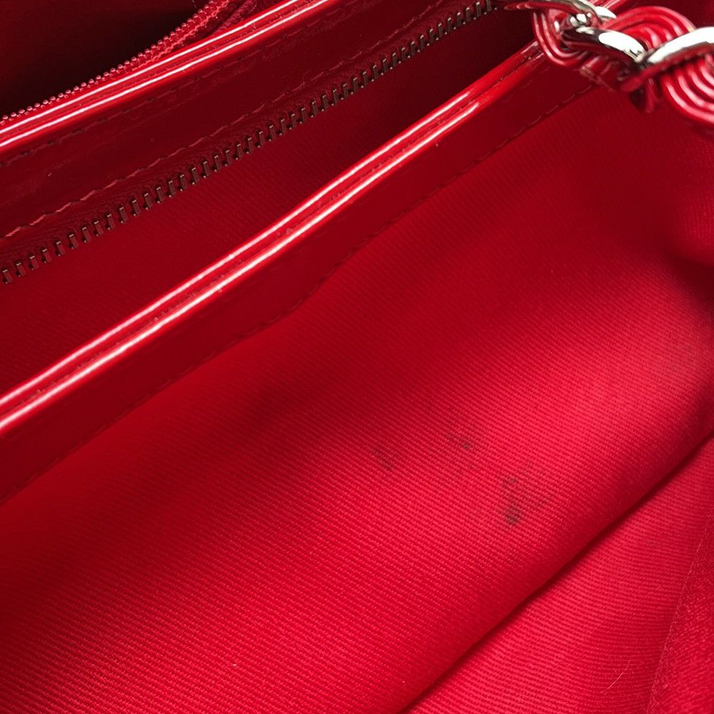 シャネル チェーンショルダーバッグ マドモアゼル ボーリングバッグ パテントレザー ココマーク A50556 CHANEL