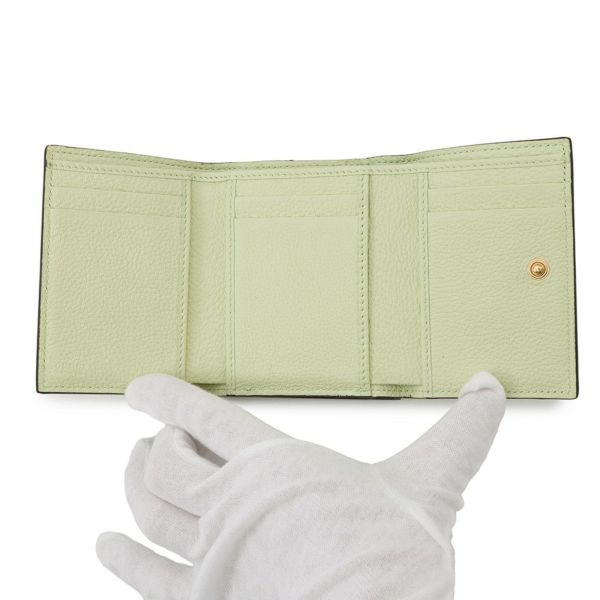 グッチ 三つ折り財布 エンボスロゴ コンパクトウォレット レザー 731694 GUCCI 財布