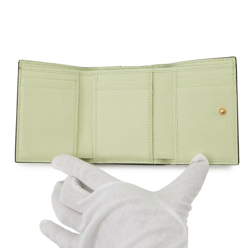グッチ 三つ折り財布 エンボスロゴ コンパクトウォレット レザー 731694 GUCCI 財布