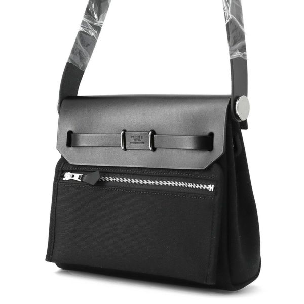 エルメス ショルダーバッグ エールバッグジップ ミニ ブラック/シルバー金具 トワルミリタリー/ヴァッシュハンター W刻印 黒